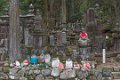 Japan2149 Oku no in Grafstenen