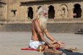 2431 Maheshwar Meditatie