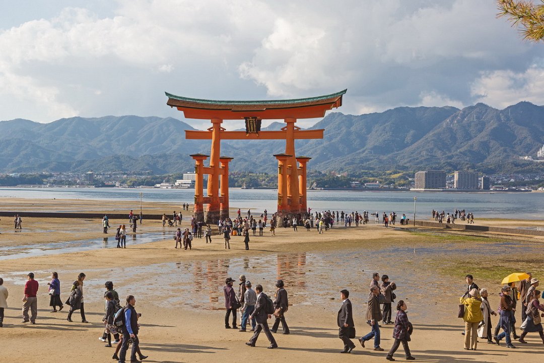 Japan3886_O-Tori Gate Miyajima.jpg - O-Tori Gate Miyajima