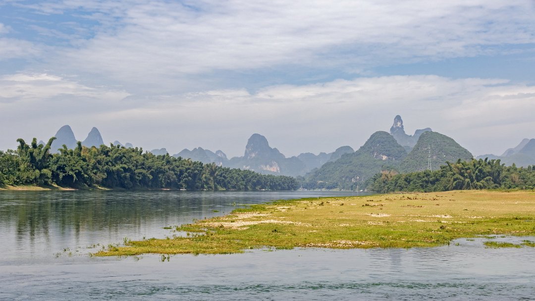 5445 Yangshuo Rivierlandschap.jpg