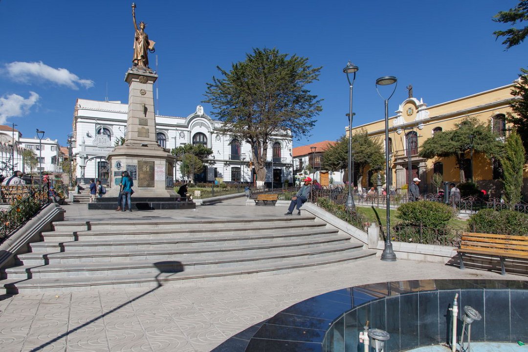 1678 Potosi Plaza.jpg