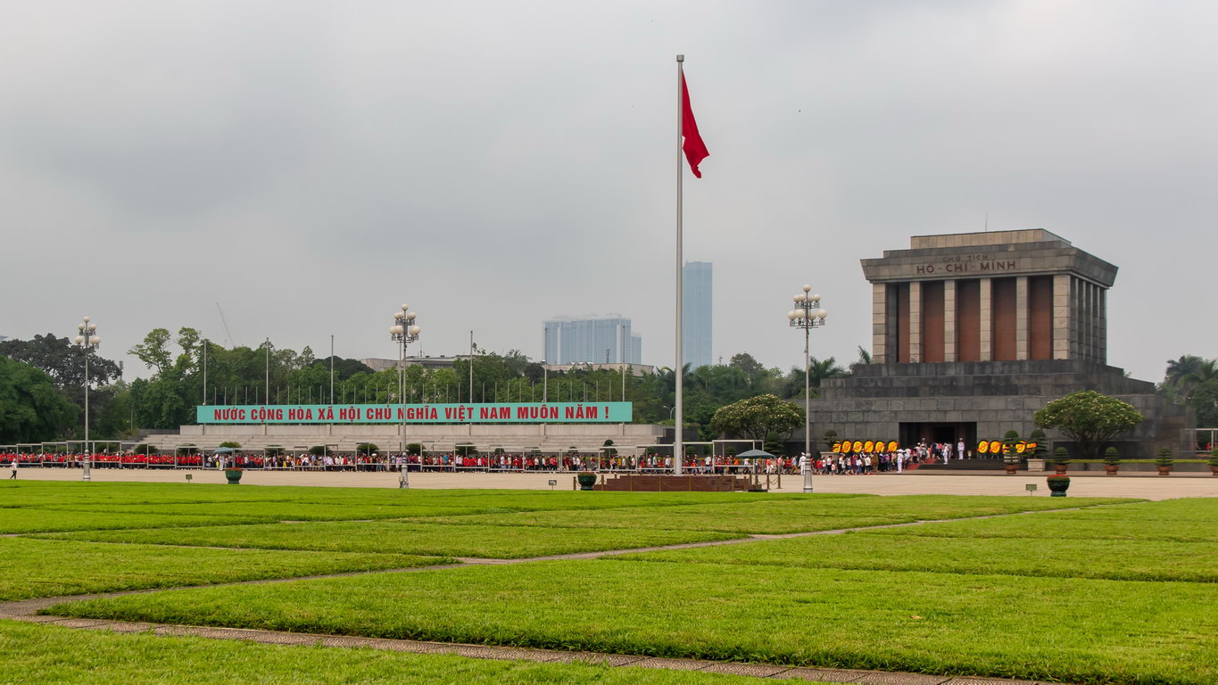 0131 Hanoi Ho Chi Minh Mausoleum.jpg