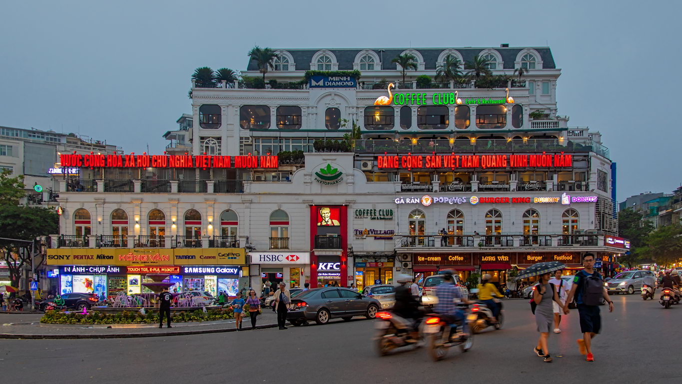 9918 Hanoi Straatbeeld.jpg