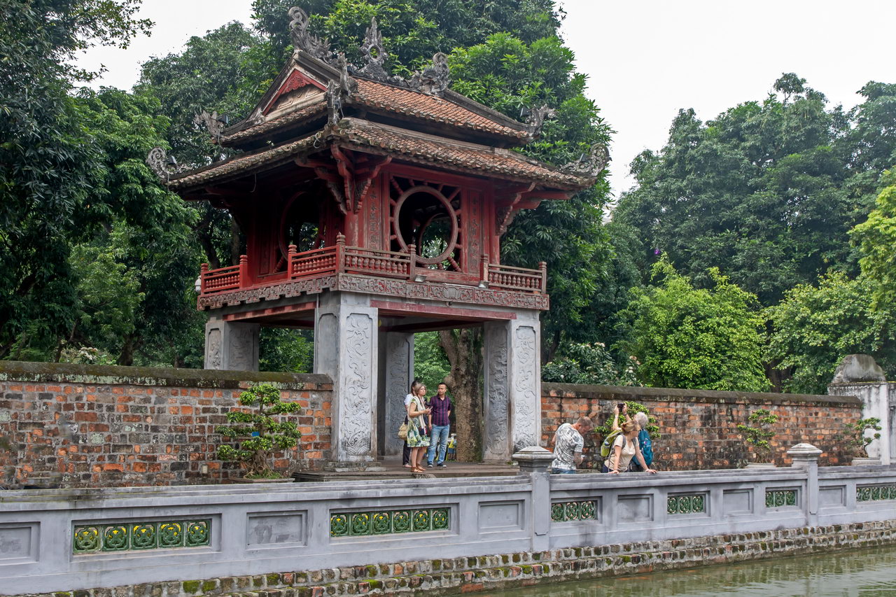 9951 Hanoi Tempel van de literatuur.jpg