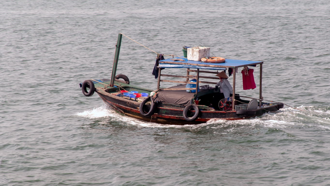 0011 Halong Bay Boottocht.jpg