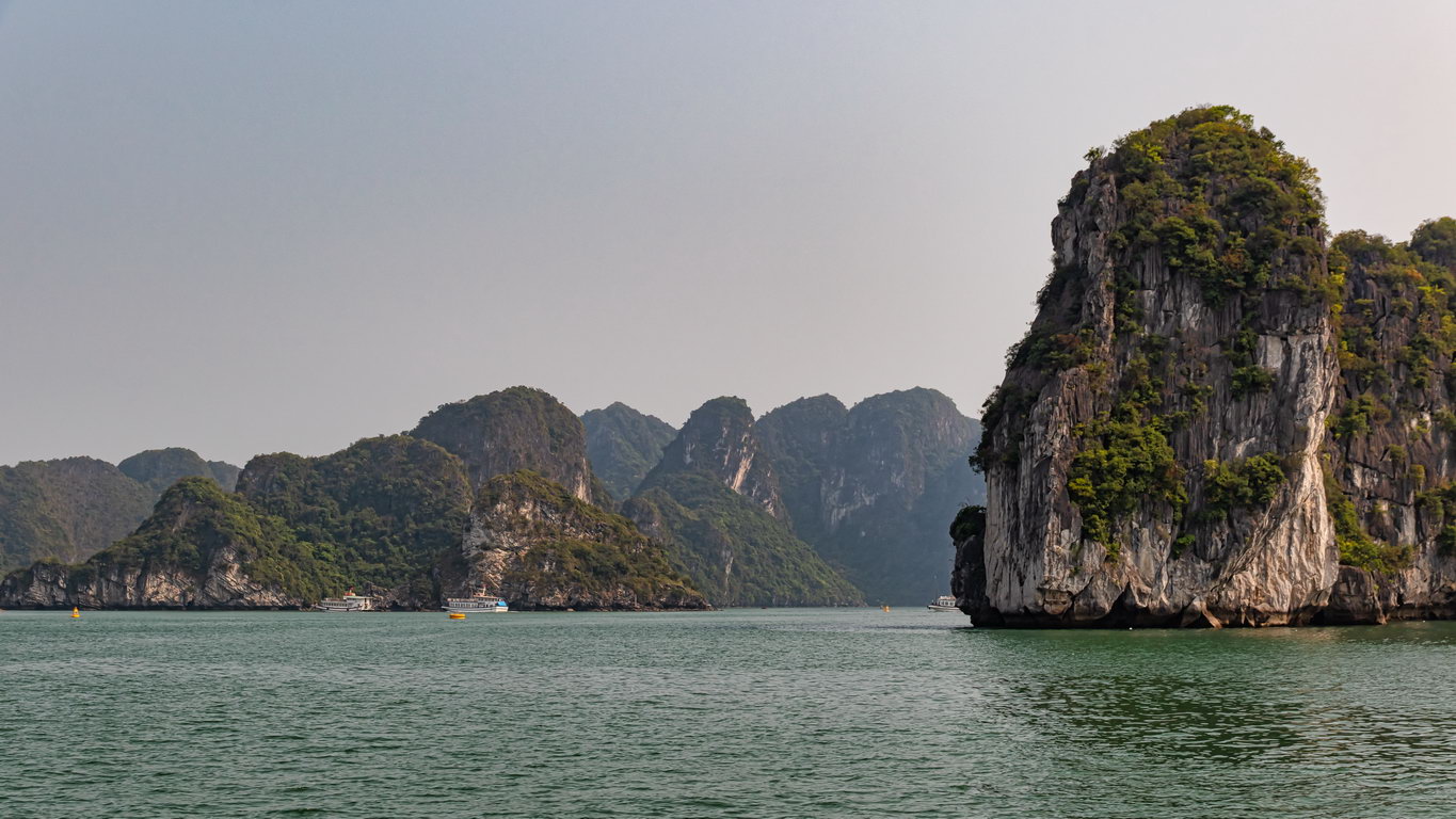 0015 Halong Bay Boottocht.jpg