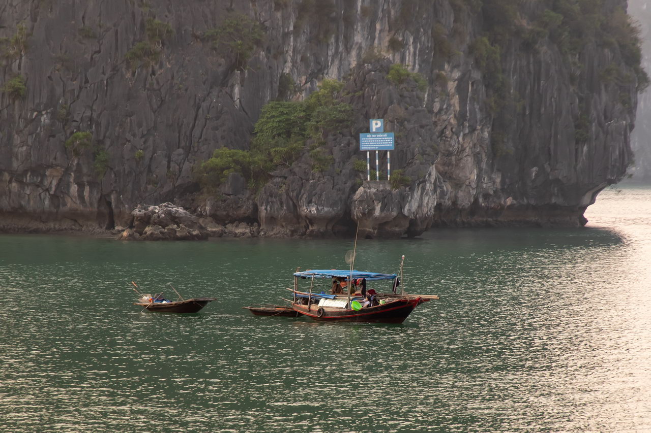 0050 Halong Bay Boottocht.jpg