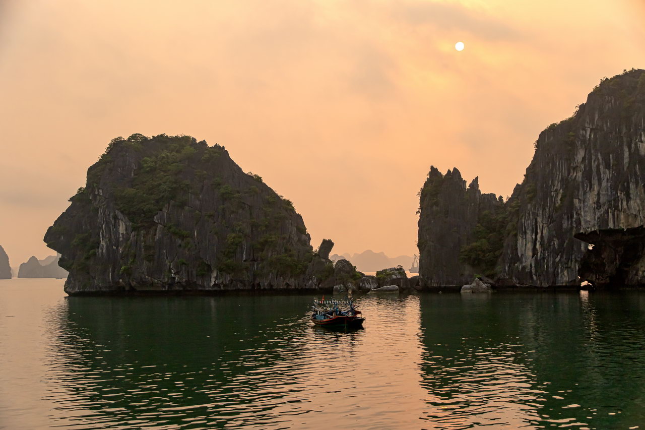 0086 Halong Bay Boottocht.jpg