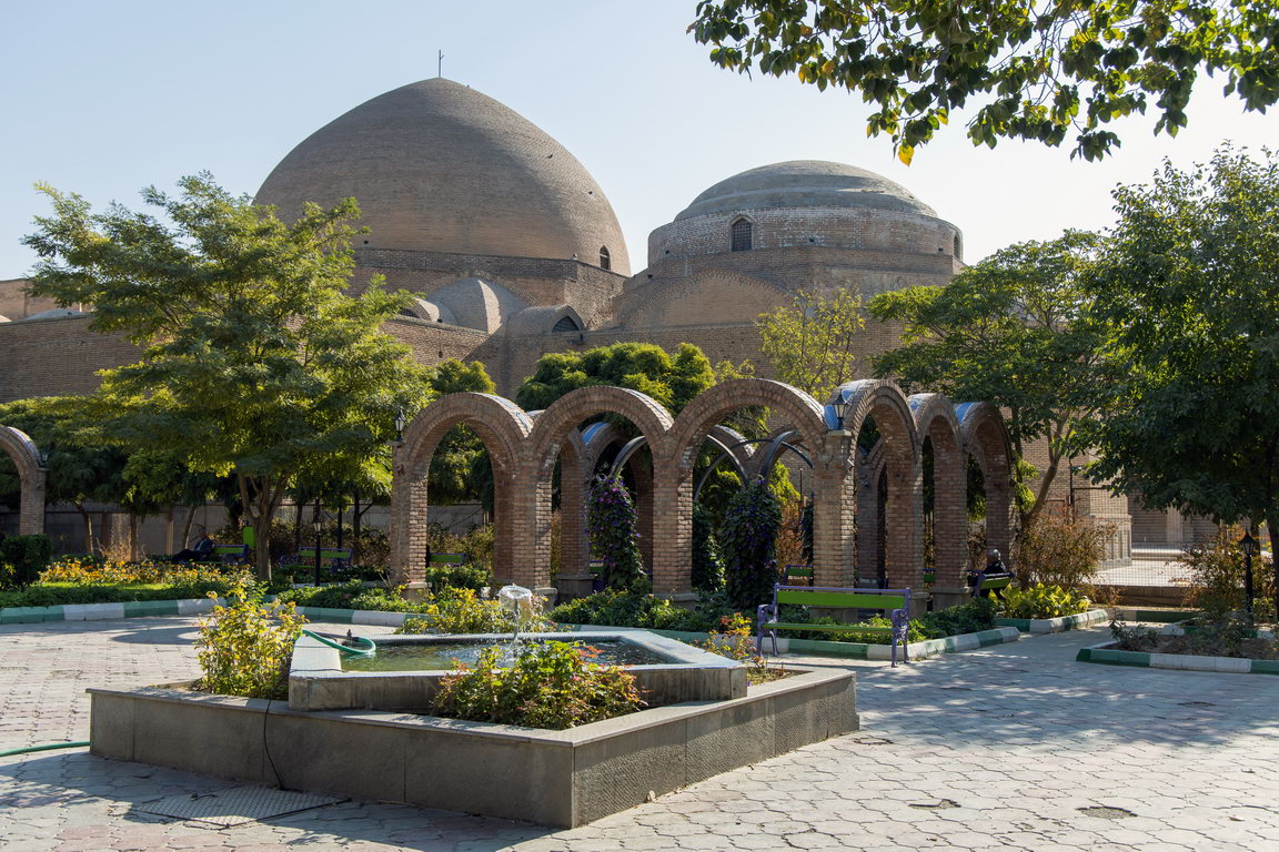 0416 Tabriz Blauwe moskee.jpg