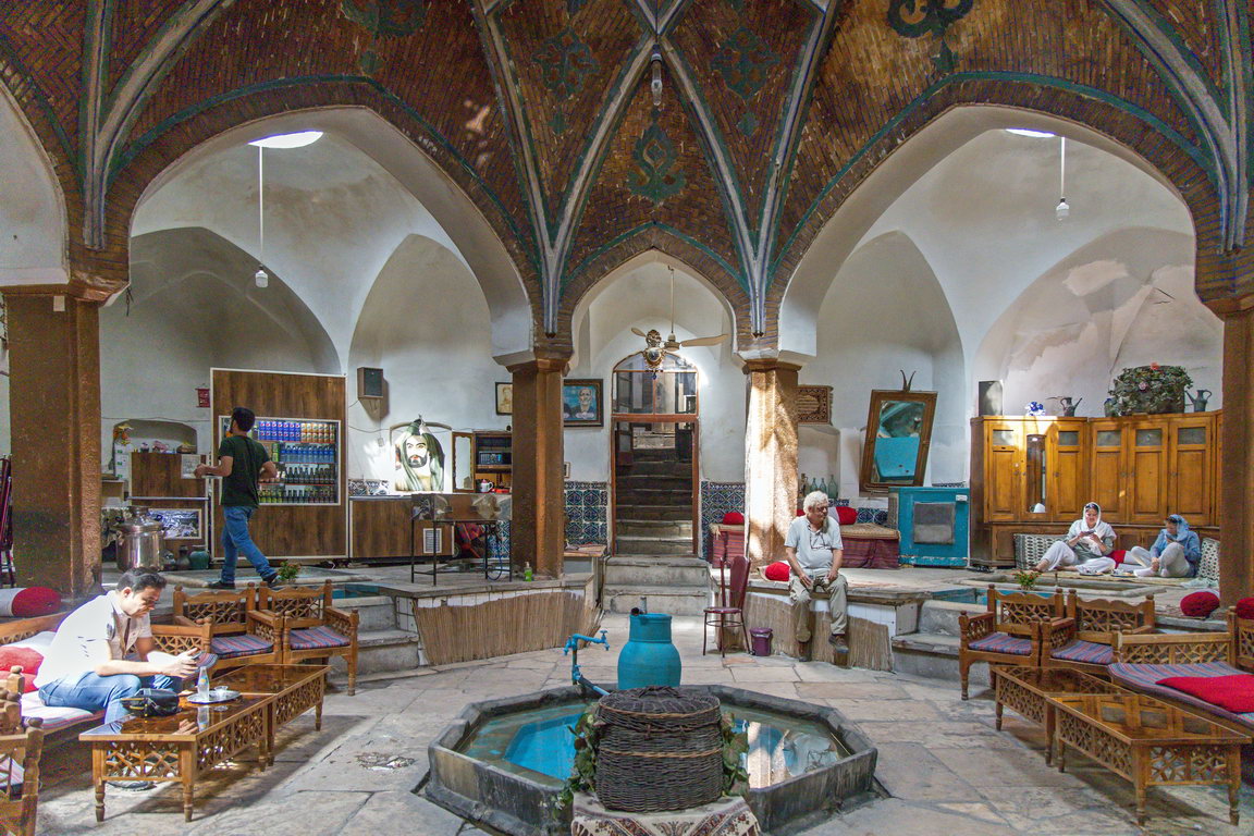 0873 Kashan Bazaar.jpg