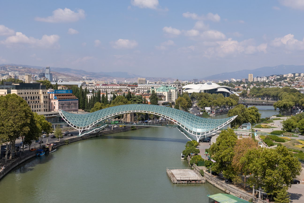0305 Tbilisi Vredesbrug.jpg