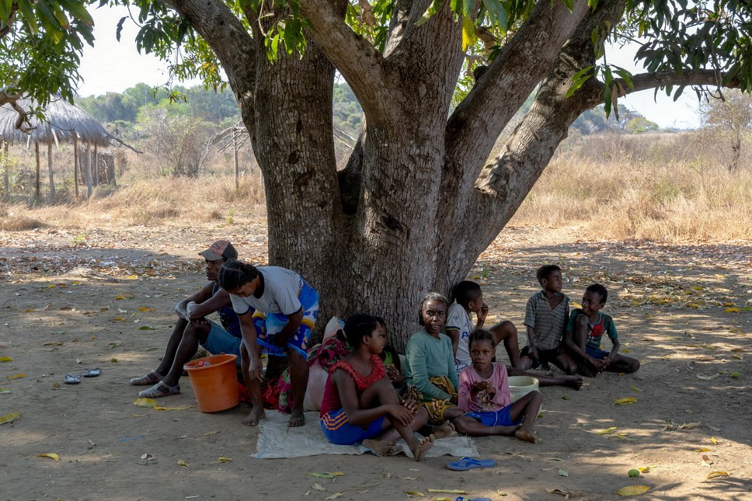 0240 Naar Bekopaka Kinderen.jpg