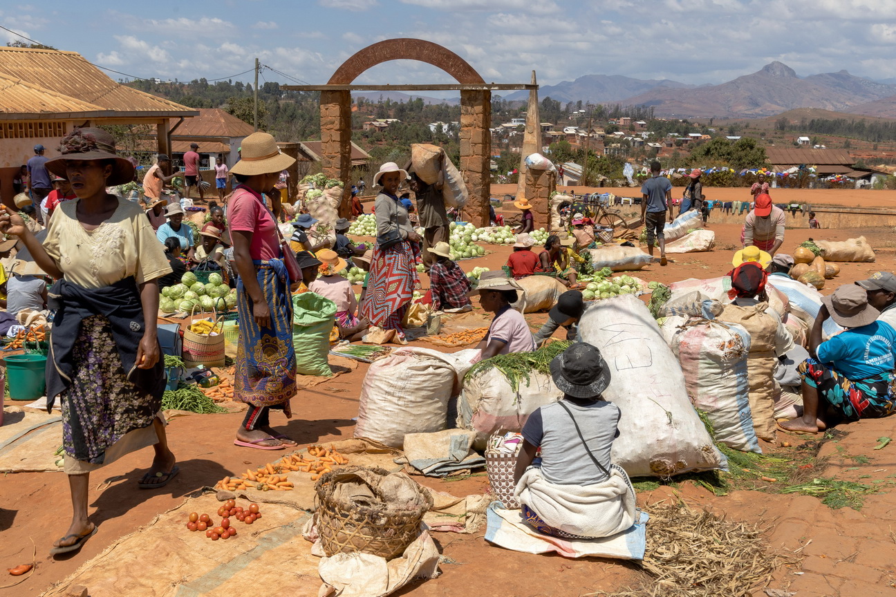0796 Ambalavao Markt.jpg