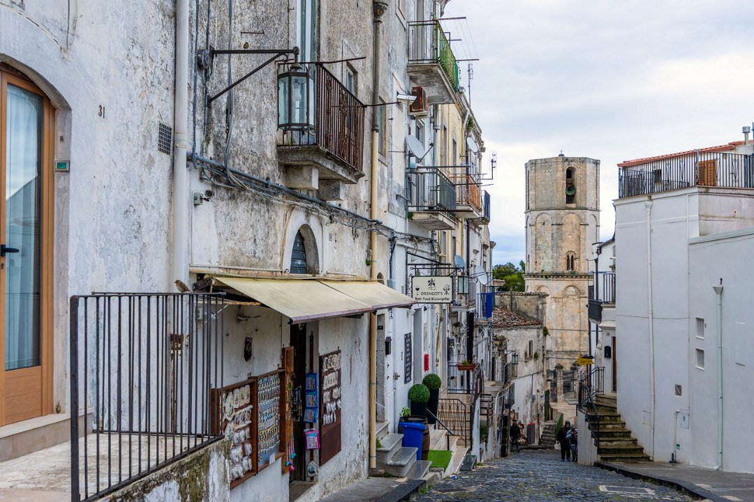 4390 Monte SantAngelo.jpg