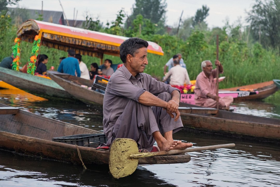 0404 Srinagar Dalmeer drijvende markt.jpg