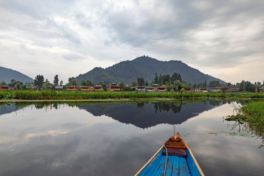 0407 Srinagar Dalmeer drijvende markt.jpg