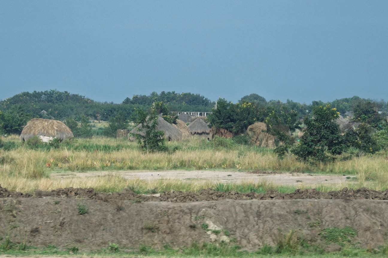 4388 Kibale Forest Lokaal dorp.jpg