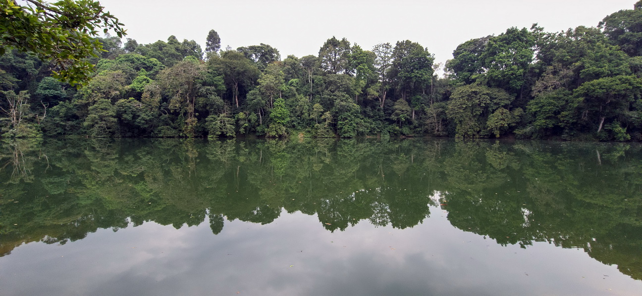 115052 Nkuruba Krater meer Kratermeer.jpg