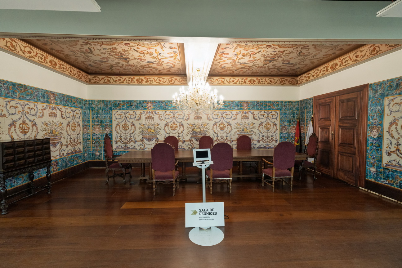 7610 Luanda Bankgebouw.jpg
