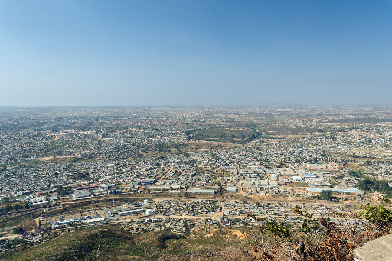7727 Lubango Uitzicht.jpg