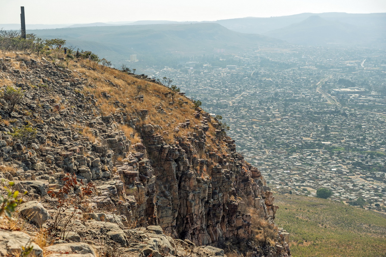 7728 Lubango Uitzicht.jpg
