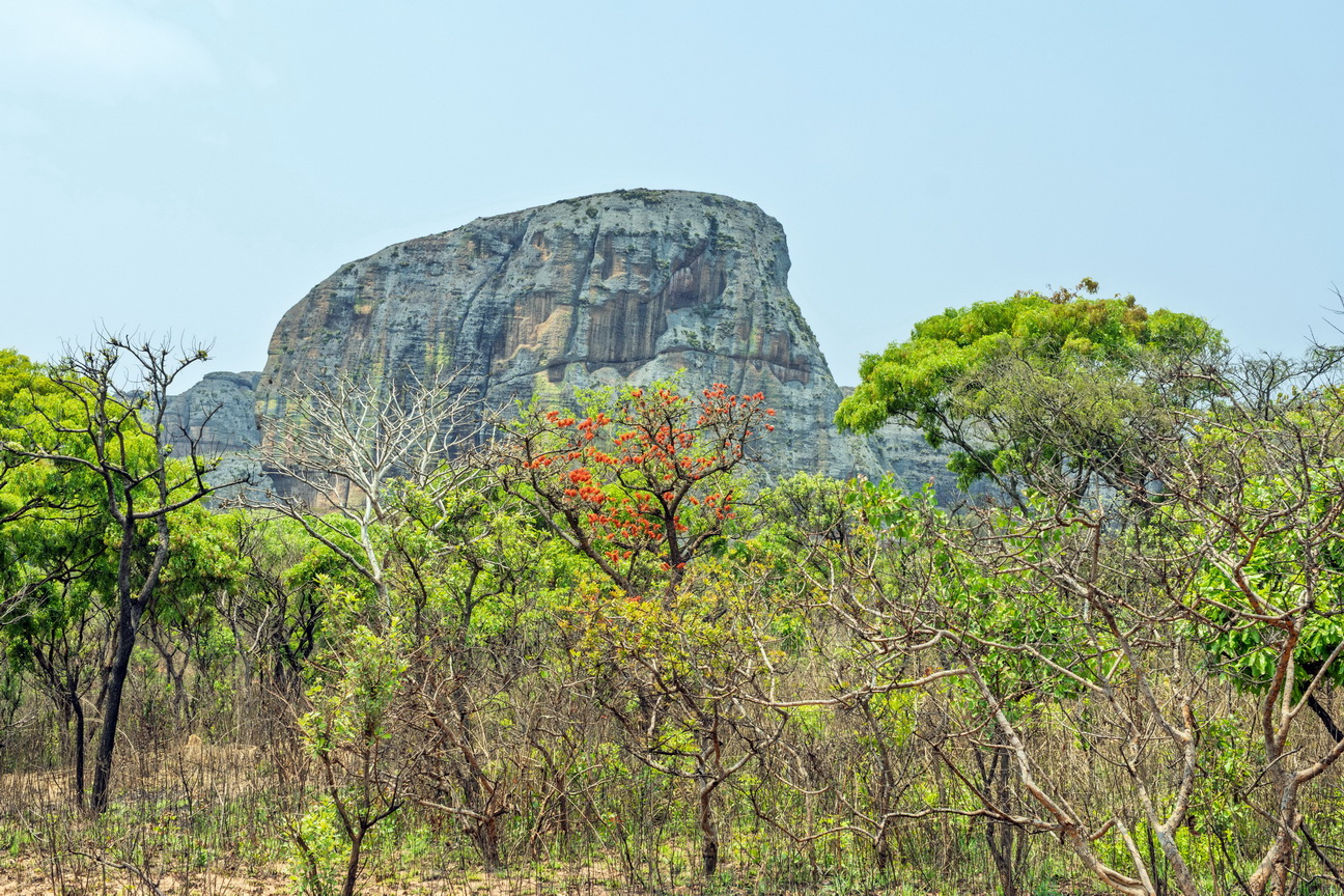 8337 Cacuso Pedras Negras.jpg
