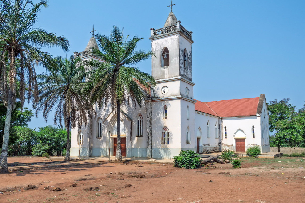 8342 Cacuso Kerk.jpg