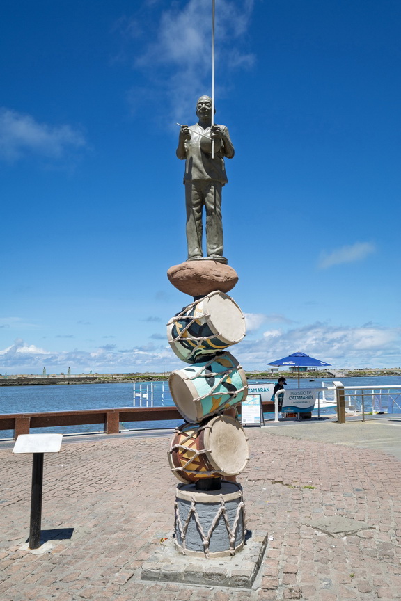 7182 Recife Standbeeld.jpg
