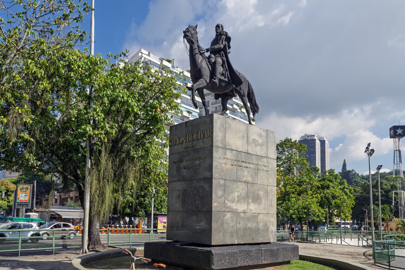 7376 Rio Simon Bolivar.jpg