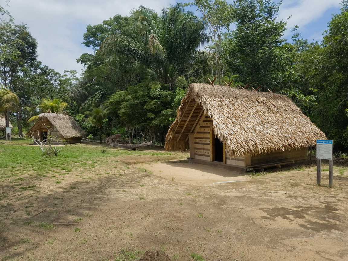 115842 Boven Suriname Marondorp.jpg
