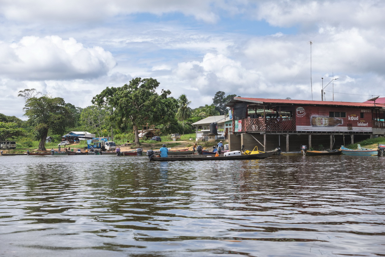 5677 Boven Suriname Haven.jpg